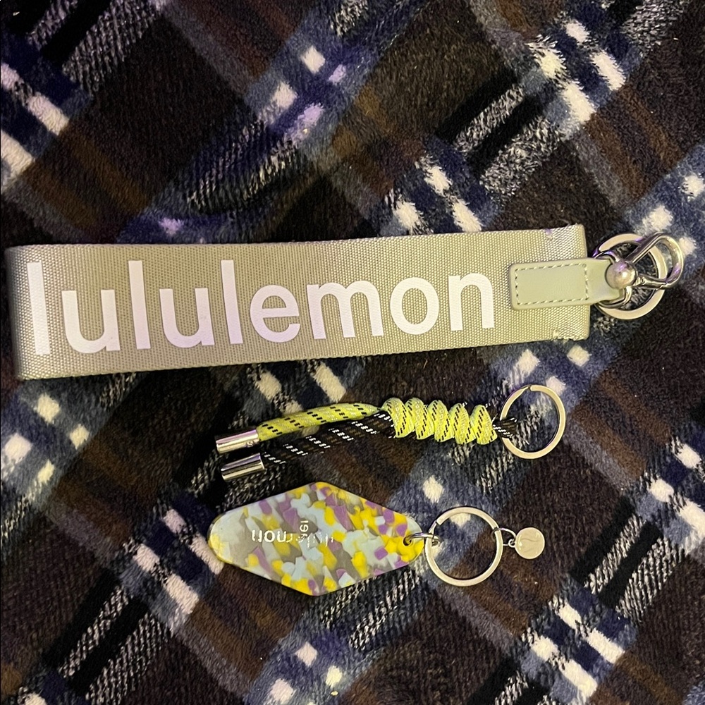 lululemon athletica Key Holder Set in Gray and Yellow